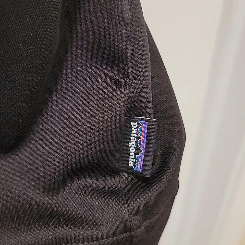 Patagonia Men's Black Hoodie Logo Size XL - Picture 6 of 9